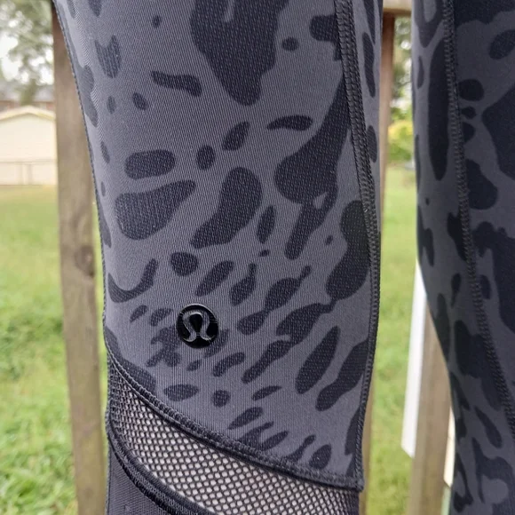 Lululemon athletica just breathe leggings crop animal swirl yoga full-on lutreme - Picture 6 of 10